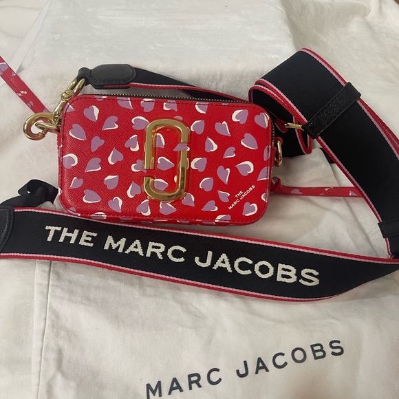 Marc Jacobs Red Heart Print Crossbody Bag - Picture 2 of 11